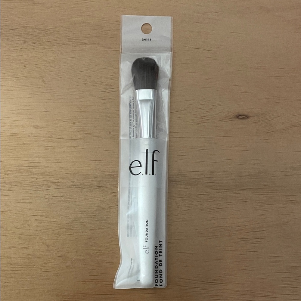 Free with Bundle purchase for $4 New Women’s e.l.f. Foundation Brush white